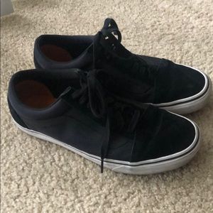 Black/Black Vans Old Schools